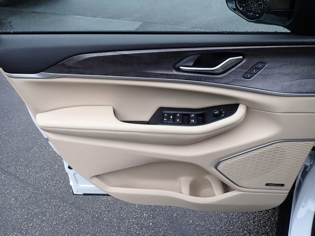 Used 2023 Jeep Grand Cherokee Limited image 17