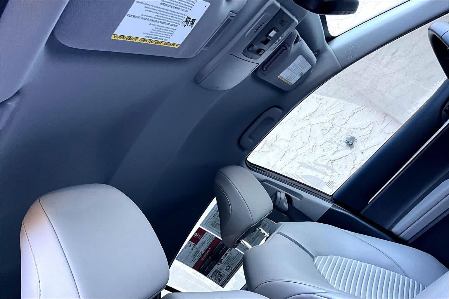 Used 2023 Toyota Camry SE w/ Convenience Package FWD image 14