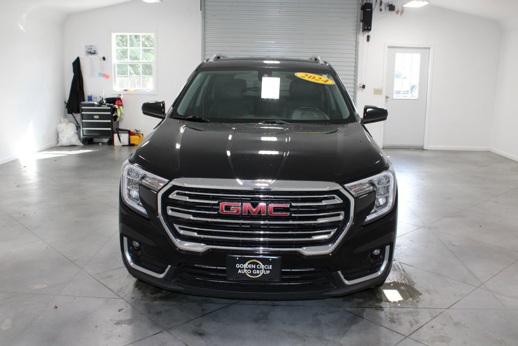 Used 2024 GMC Terrain SLT image 3