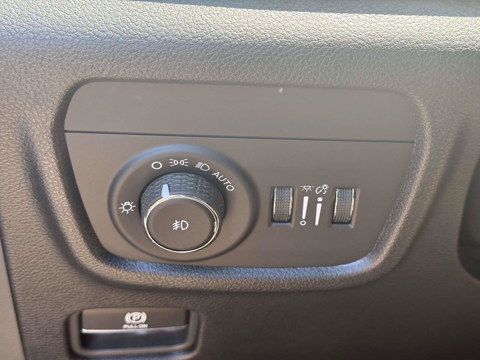 Used 2026 Jeep Grand Cherokee Limited w/ Limited Altitude Package AWD/4WD image 19