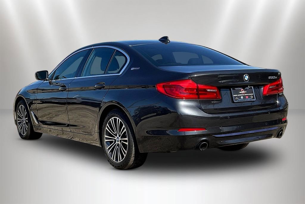 Used 2019 BMW 530e xDrive w/ Convenience Package image 4