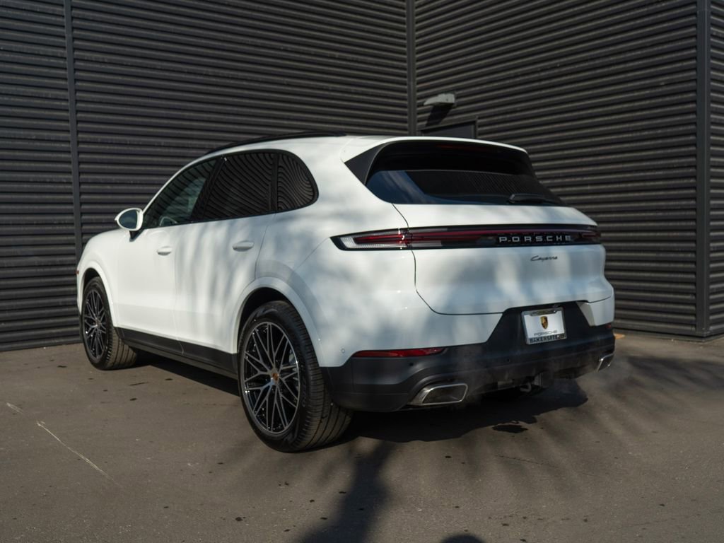 New 2025 Porsche Cayenne image 3