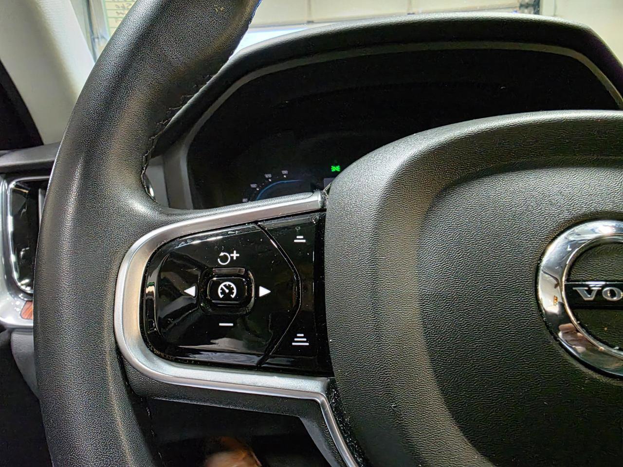 Used 2023 Volvo S60 T8 Plus AWD/4WD image 25