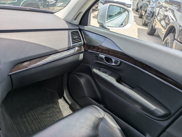 Used 2019 Volvo XC90 T5 Momentum w/ Multimedia Package AWD/4WD image 14