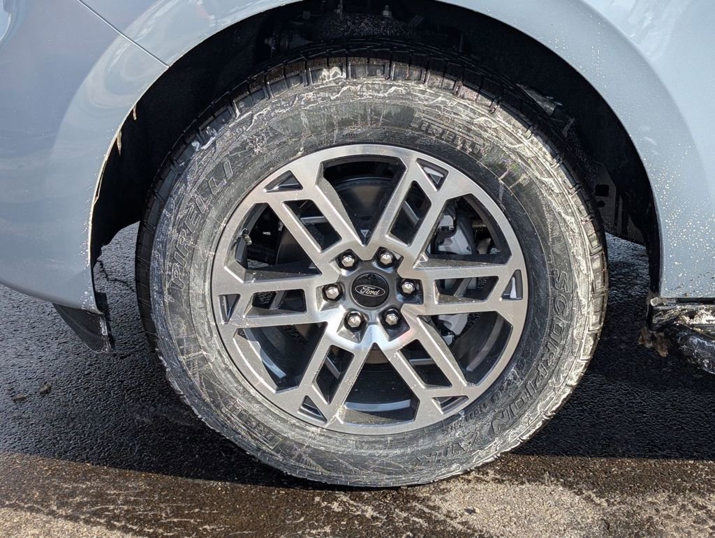 New 2025 Ford Expedition Active image 17