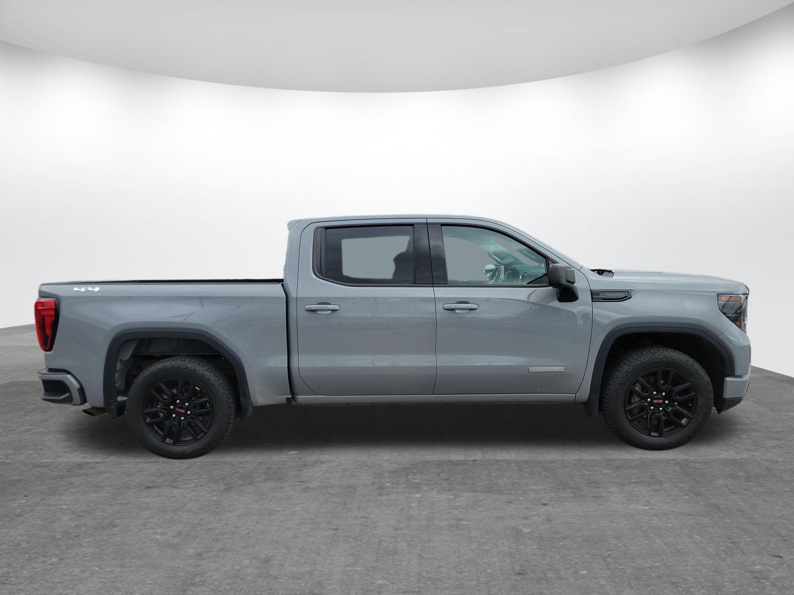 Used 2024 GMC Sierra 1500 Elevation AWD/4WD image 2