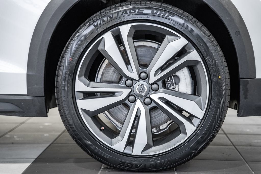 Used 2025 Volvo V60 B5 Cross Country Plus image 16