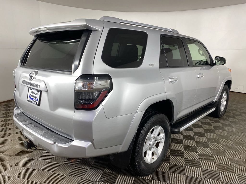 Used 2016 Toyota 4Runner SR5 AWD/4WD image 7