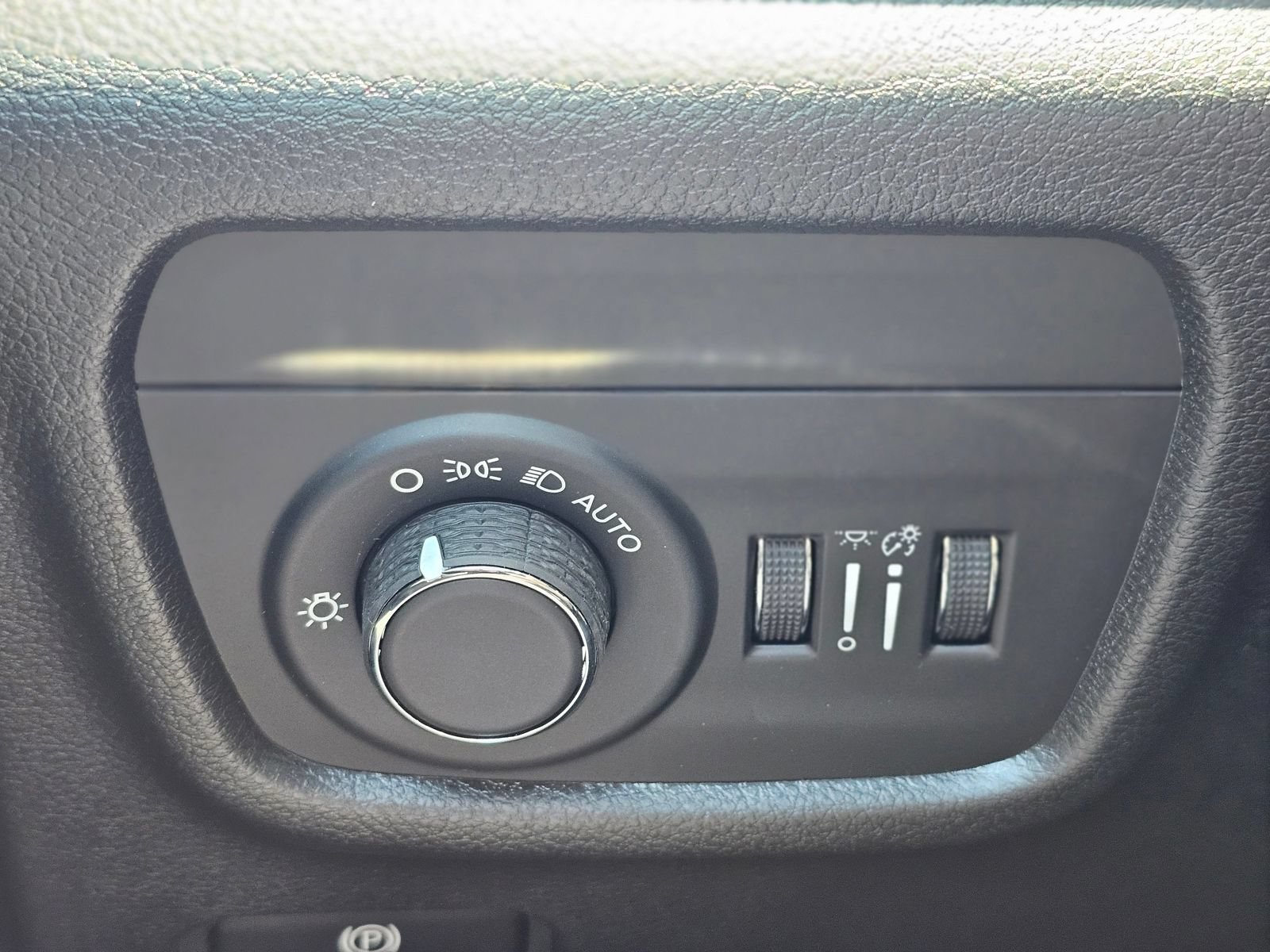 New 2026 Jeep Grand Cherokee L Laredo RWD image 19