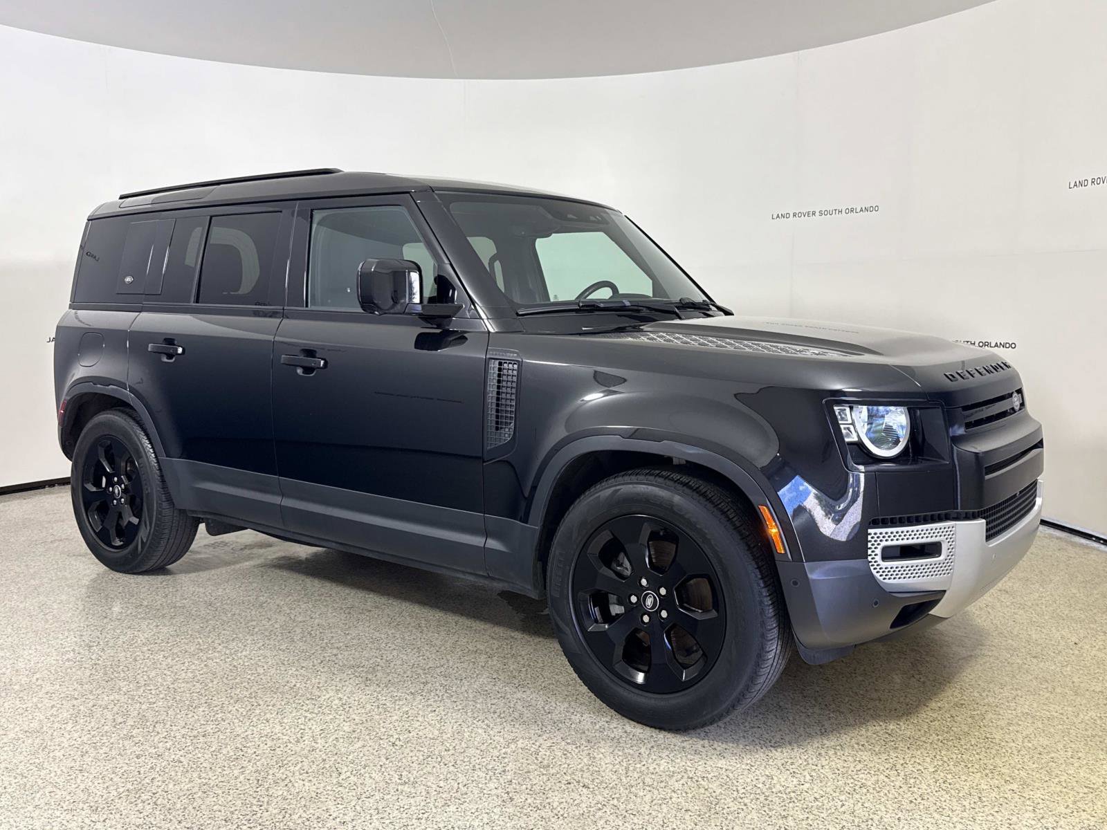Used 2023 Land Rover Defender 110 S AWD/4WD image 7