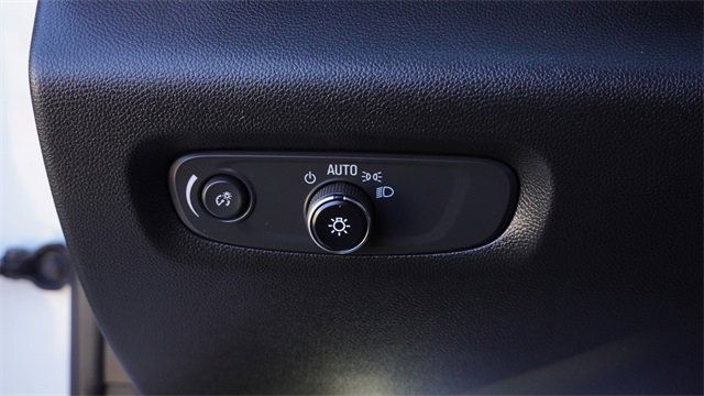 Used 2023 Chevrolet Traverse LT image 24