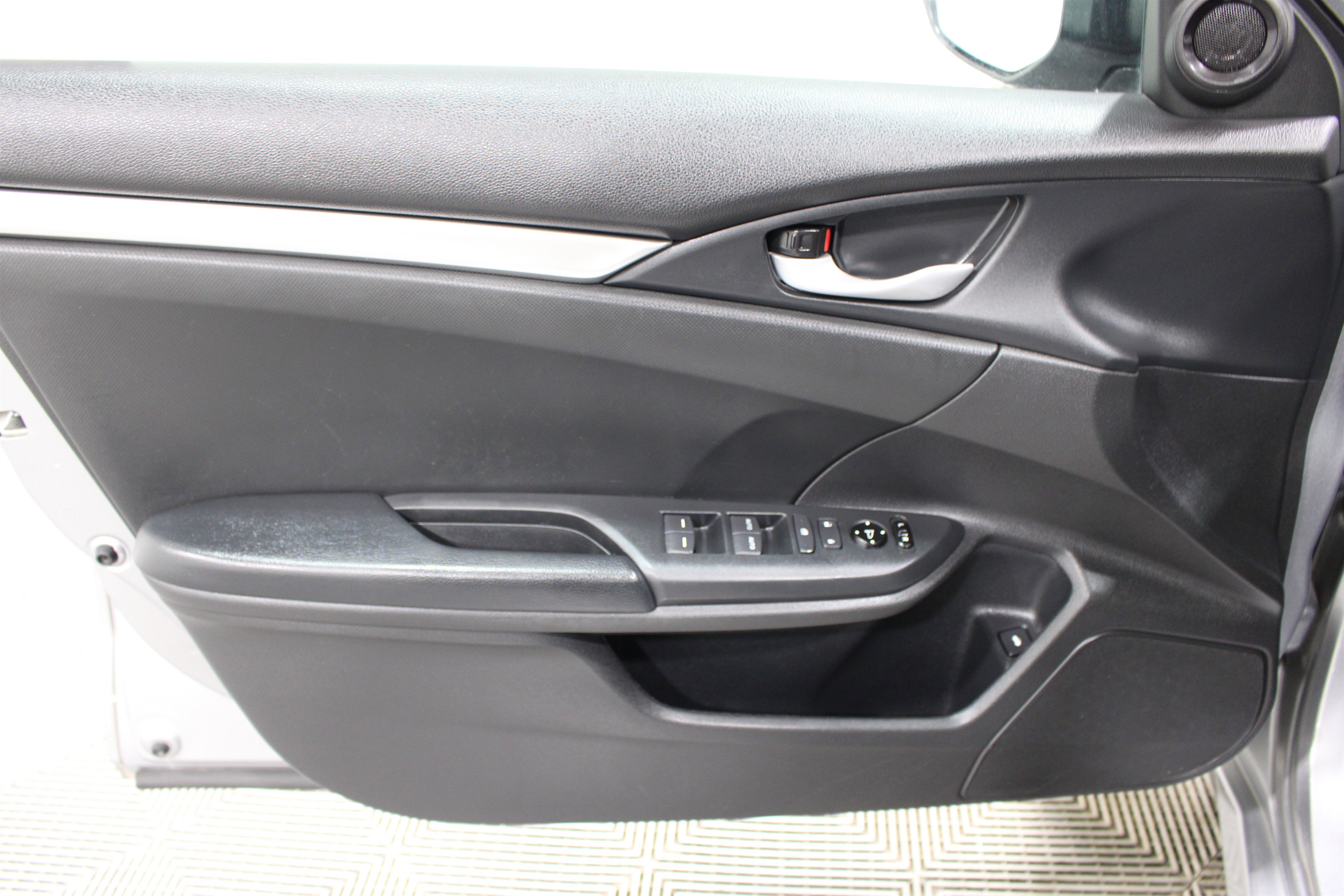 Used 2020 Honda Civic Sport image 6