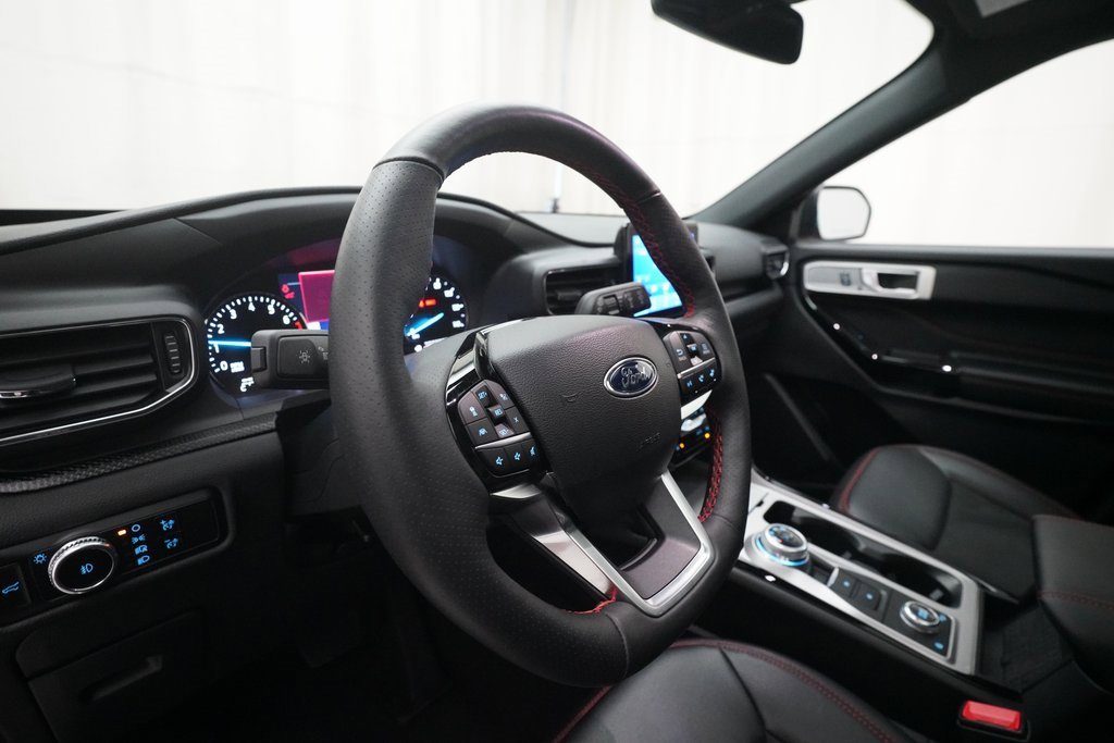 Used 2023 Ford Explorer ST-Line w/ Class IV Trailer Tow Package image 8