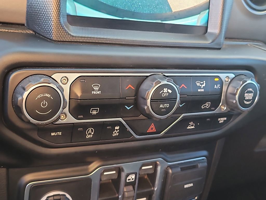 Used 2023 Jeep Wrangler Sport S image 21