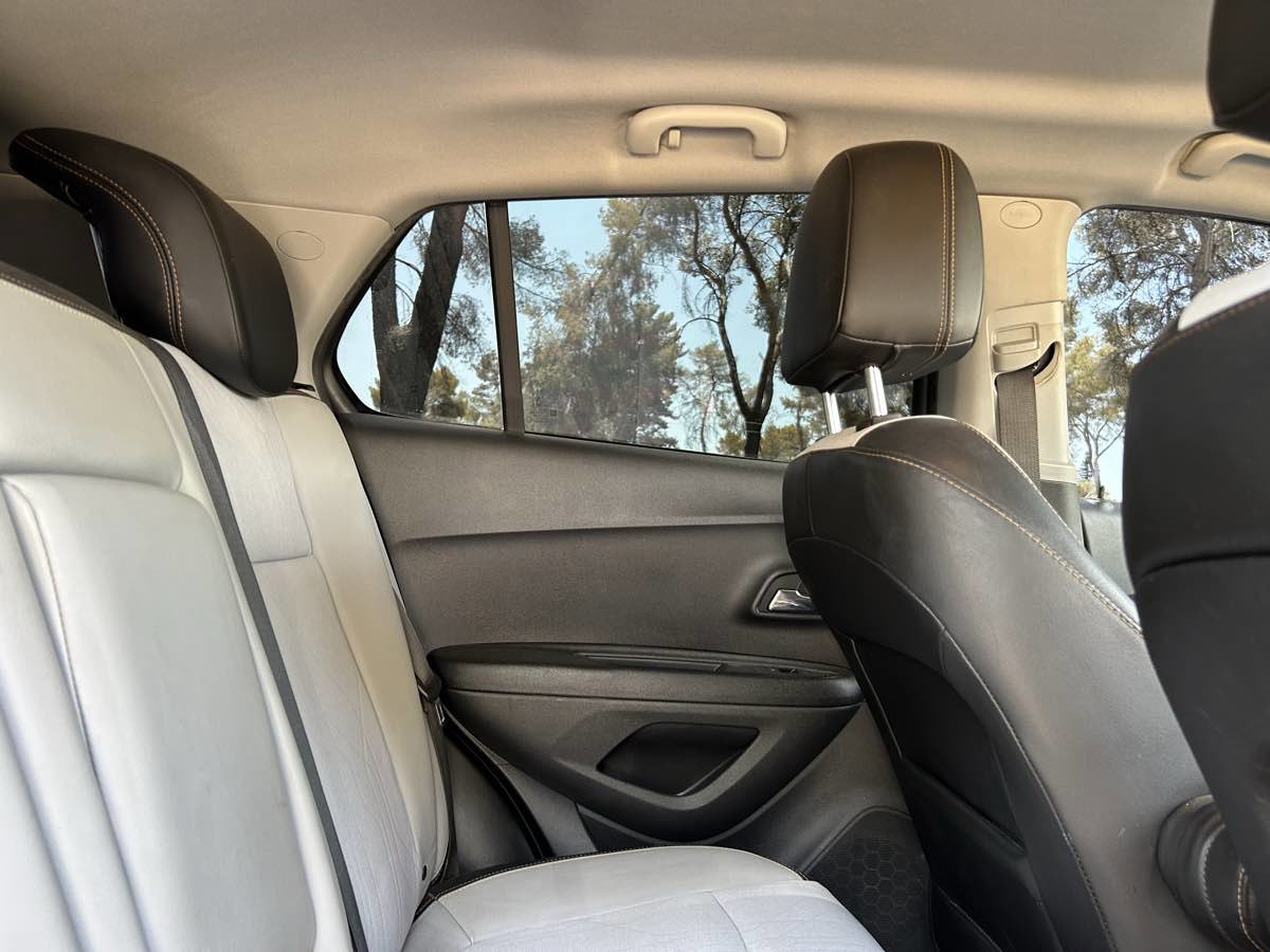 Used 2019 Chevrolet Trax LT w/ Driver Confidence Package FWD image 25