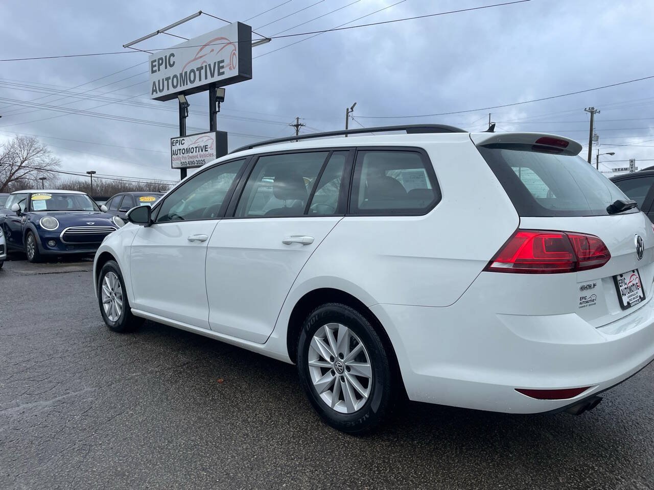 Used 2016 Volkswagen Golf S FWD image 7