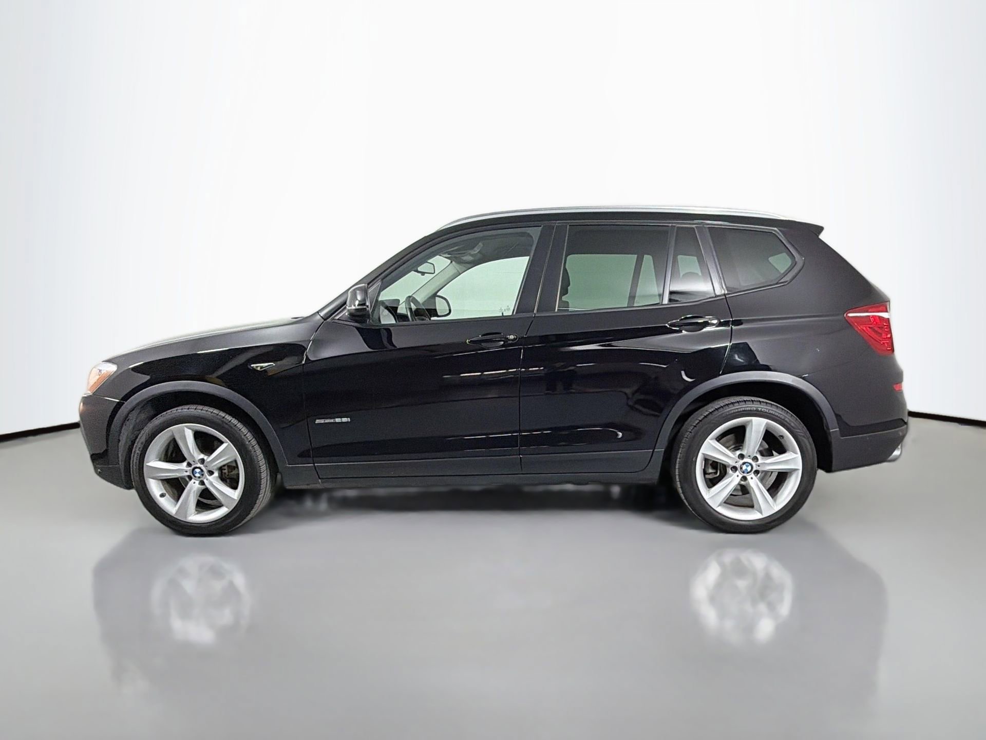 Used 2017 BMW X3 sDrive28i image 9