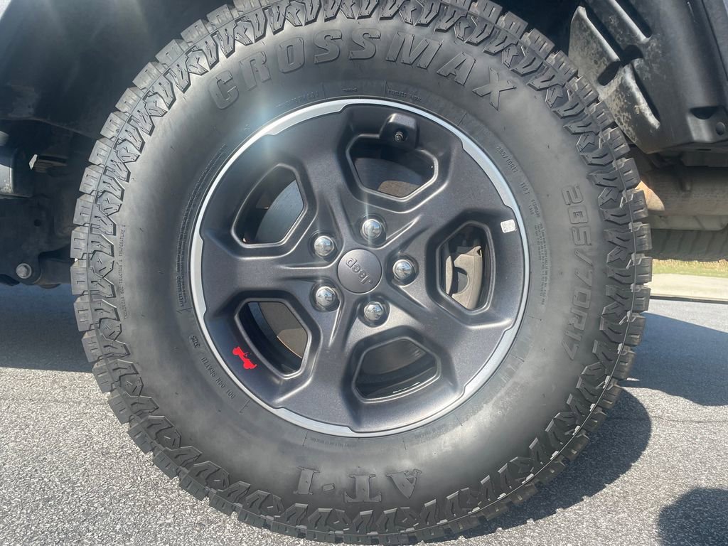 Used 2023 Jeep Gladiator Rubicon w/ Trailer Tow Package AWD/4WD image 9