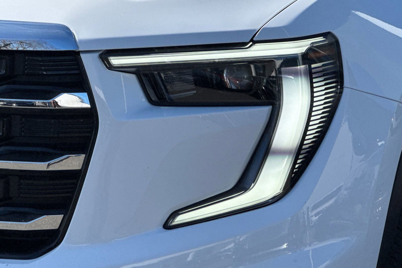 Used 2025 GMC Acadia Elevation image 48