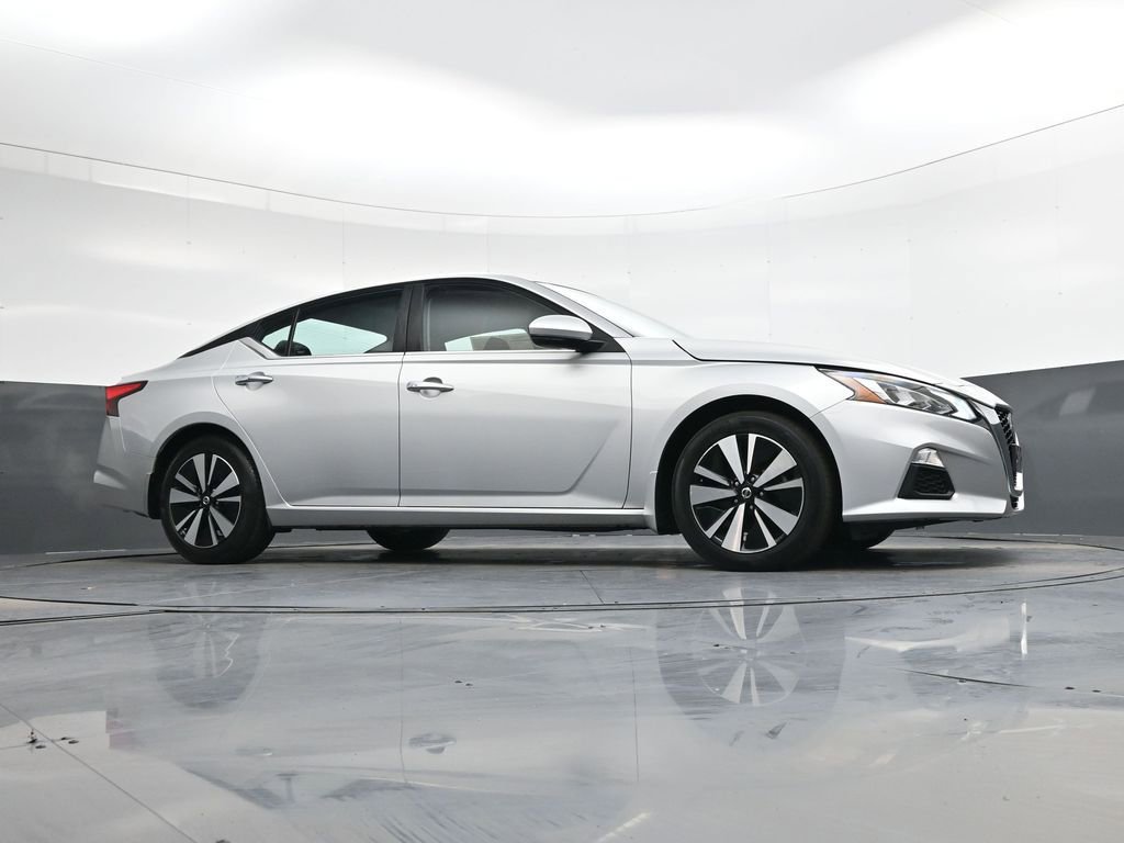 Used 2021 Nissan Altima 2.5 SV w/ SV Premium Package image 35