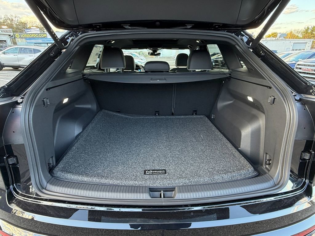 New 2026 Volkswagen Atlas Cross Sport SEL Premium R-Line image 21
