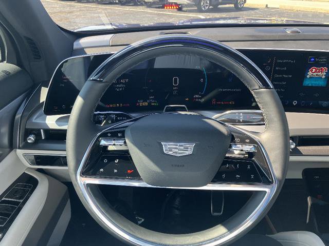 Certified 2026 Cadillac Vistiq Sport image 13