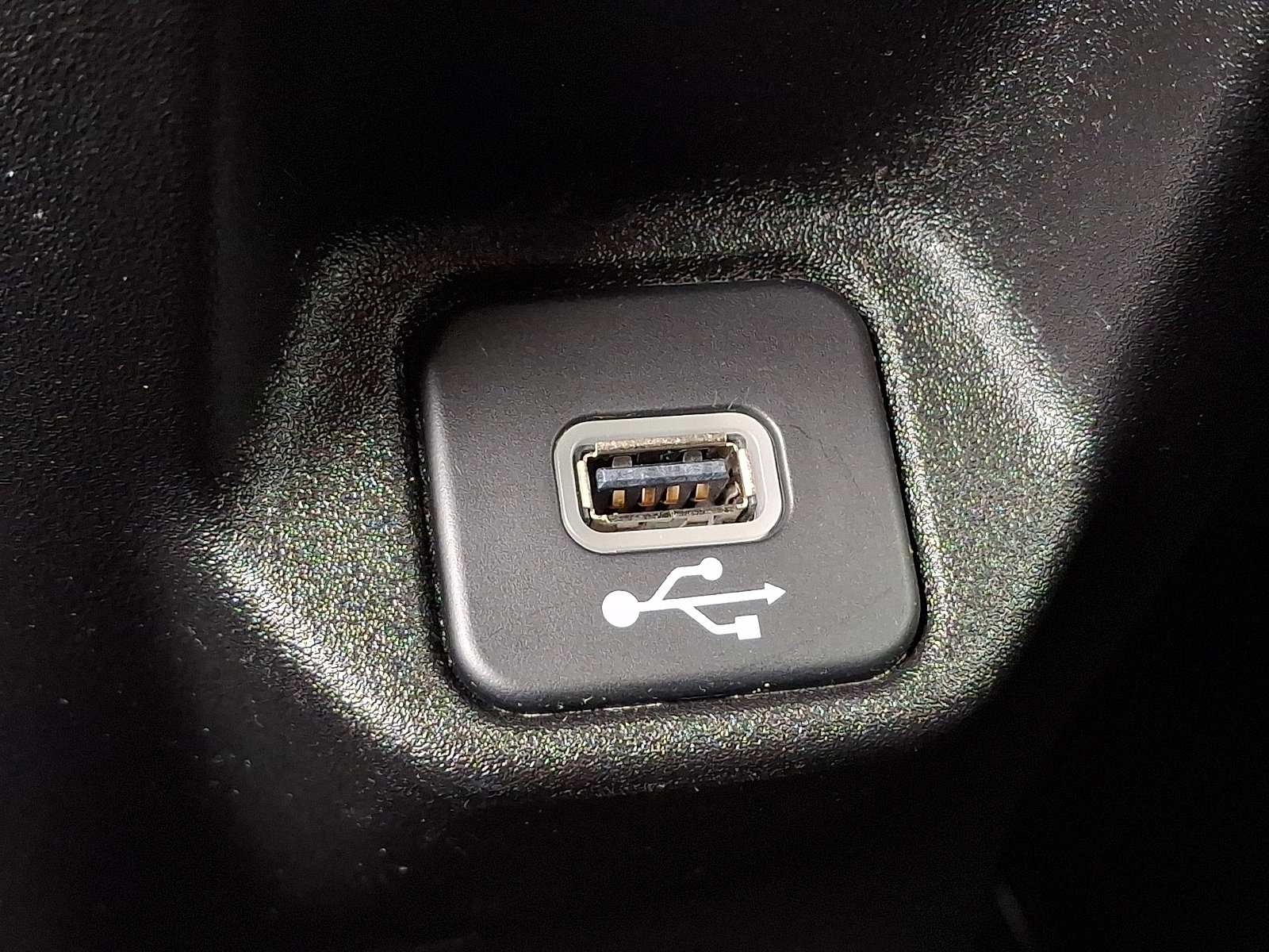 Certified 2019 Jeep Renegade Limited w/ UConnect 8.4 Nav Group AWD/4WD image 12