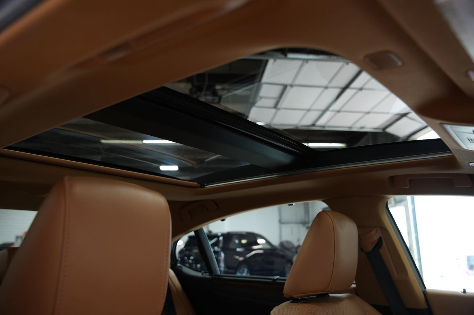 Used 2022 Lexus ES 350 Ultra Luxury w/ Accessory Package 2 FWD image 21
