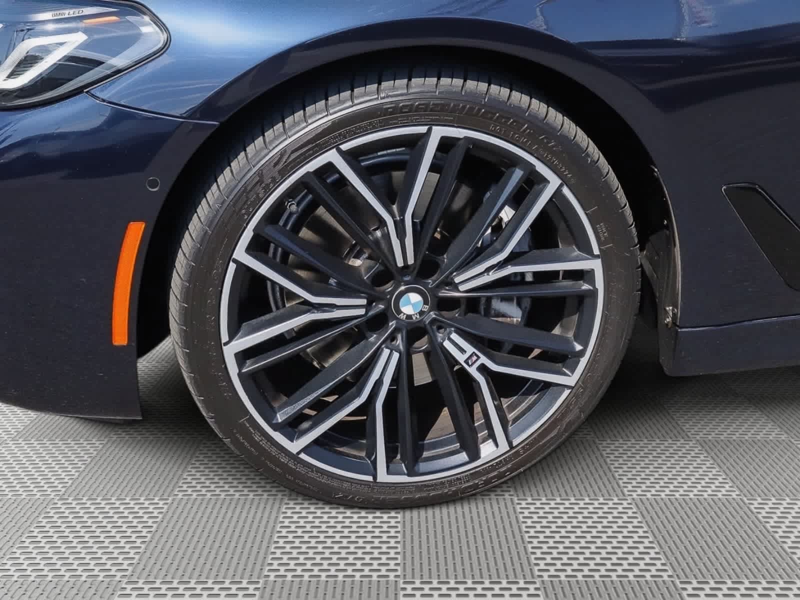 Used 2021 BMW 540i w/ Executive Package RWD image 14