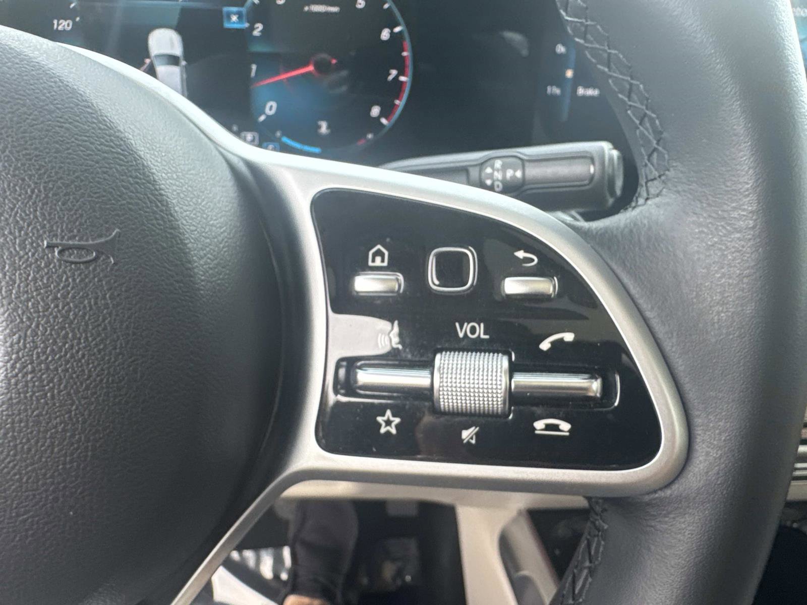 Used 2021 Mercedes-Benz GLB 250 image 28