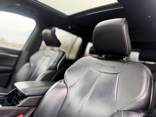 Used 2022 Jeep Grand Cherokee Overland w/ Luxury Tech Group IV image 18