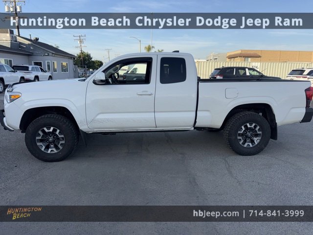 Used 2020 Toyota Tacoma SR image 8