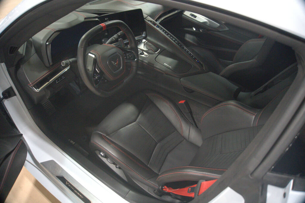 Used 2020 Chevrolet Corvette Stingray Premium Cpe w/ 3LT Preferred Equipment Group RWD image 36