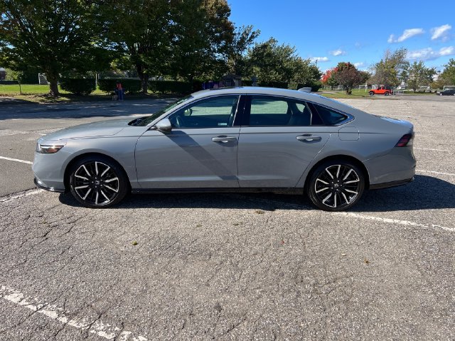 Used 2025 Honda Accord Touring image 6