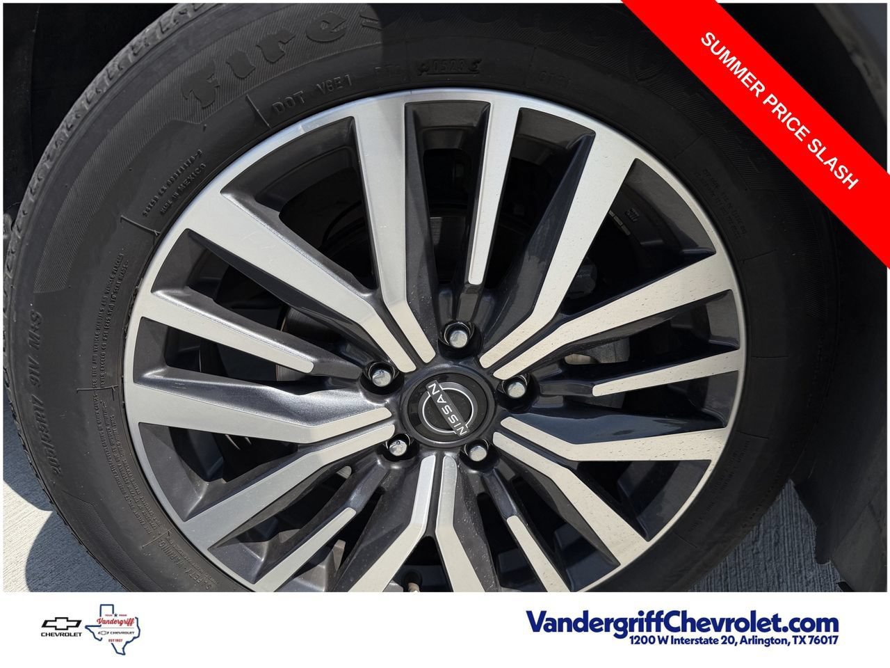 Used 2023 Nissan Kicks SR FWD image 9