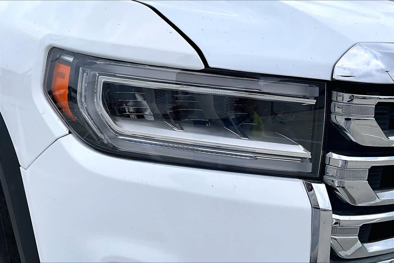 Used 2023 GMC Acadia SLT AWD/4WD image 27