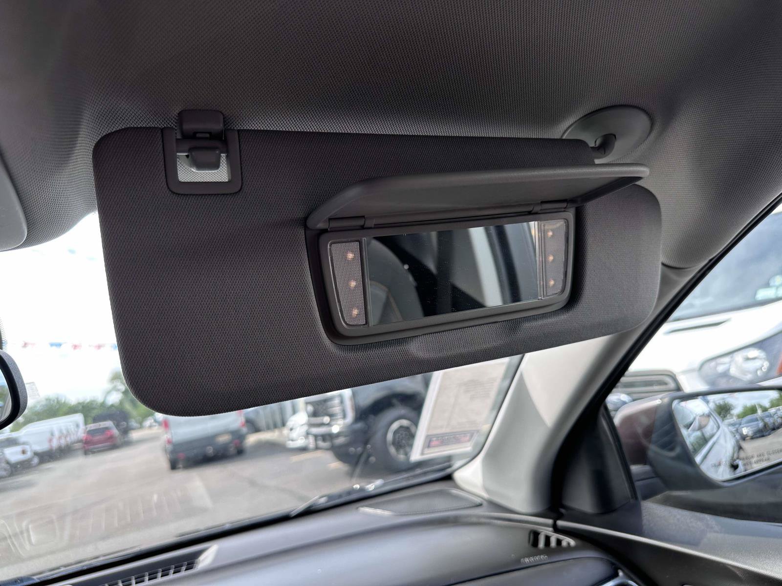 Used 2020 Chevrolet Equinox LT FWD image 29