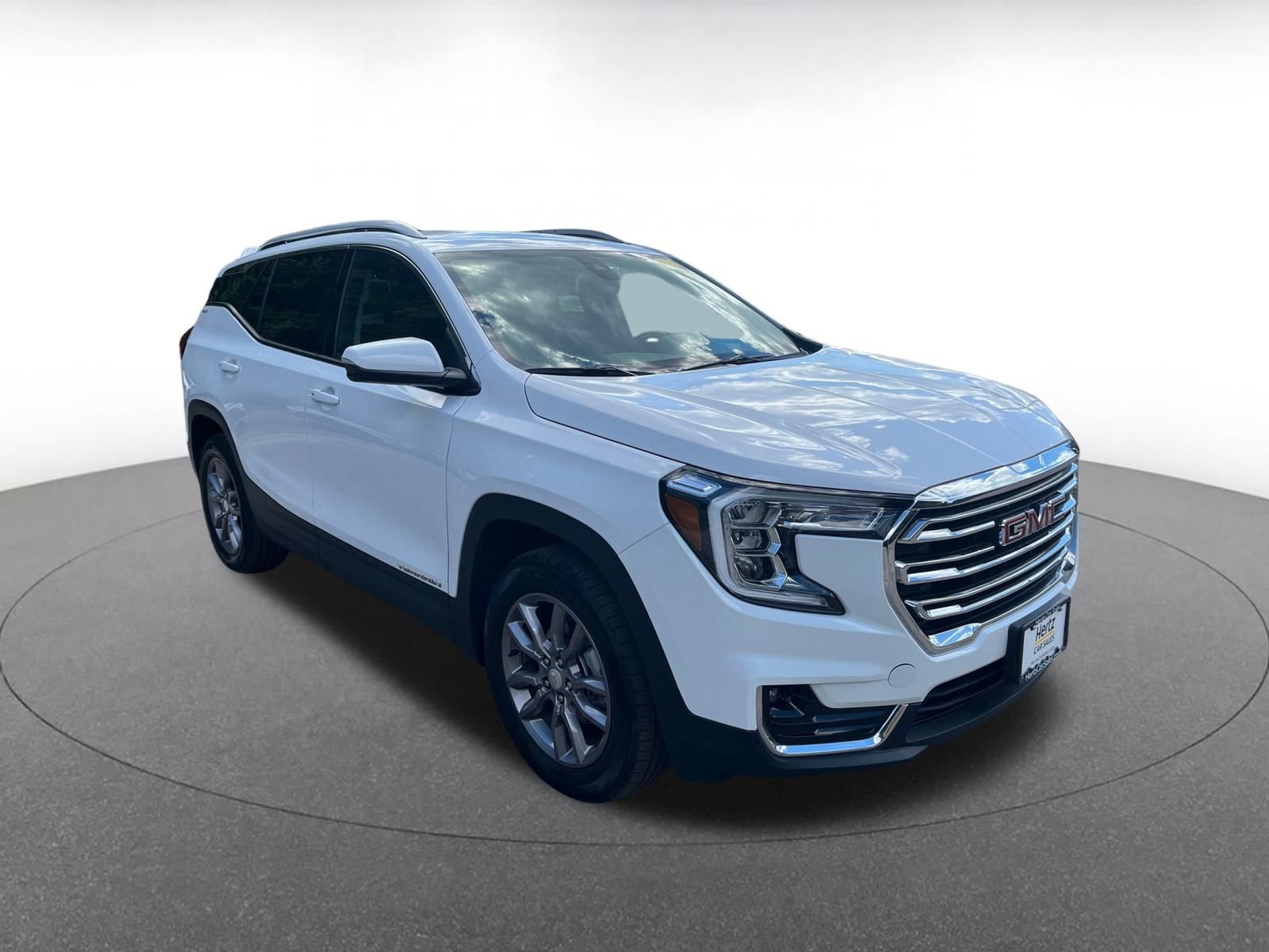 Used 2024 GMC Terrain SLT image 1