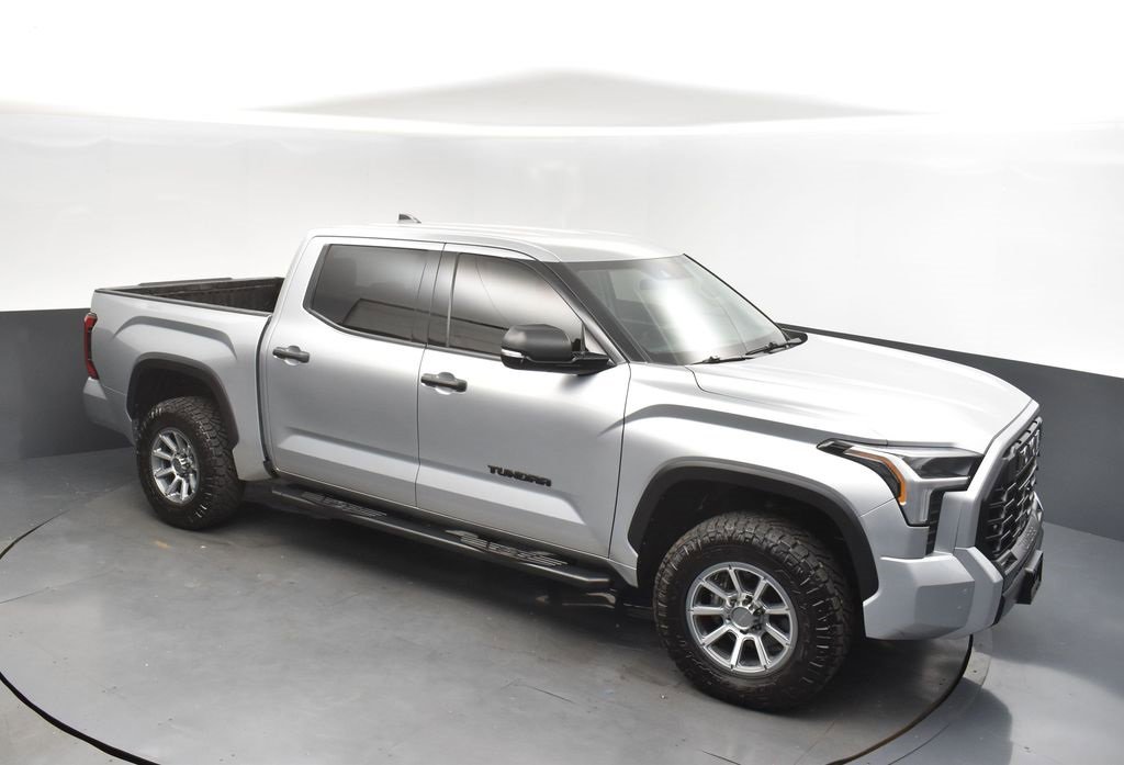 Used 2022 Toyota Tundra SR5 w/ SR5 Convenience Package