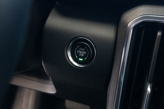 Used 2025 GMC Acadia Elevation image 32