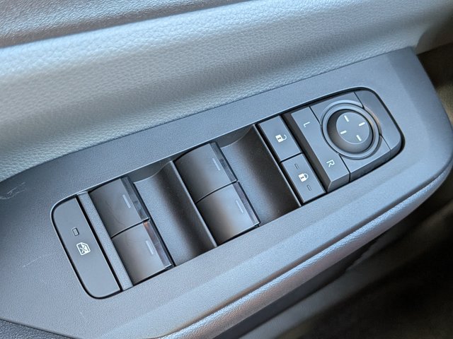 New 2027 Toyota Prius LE FWD image 21