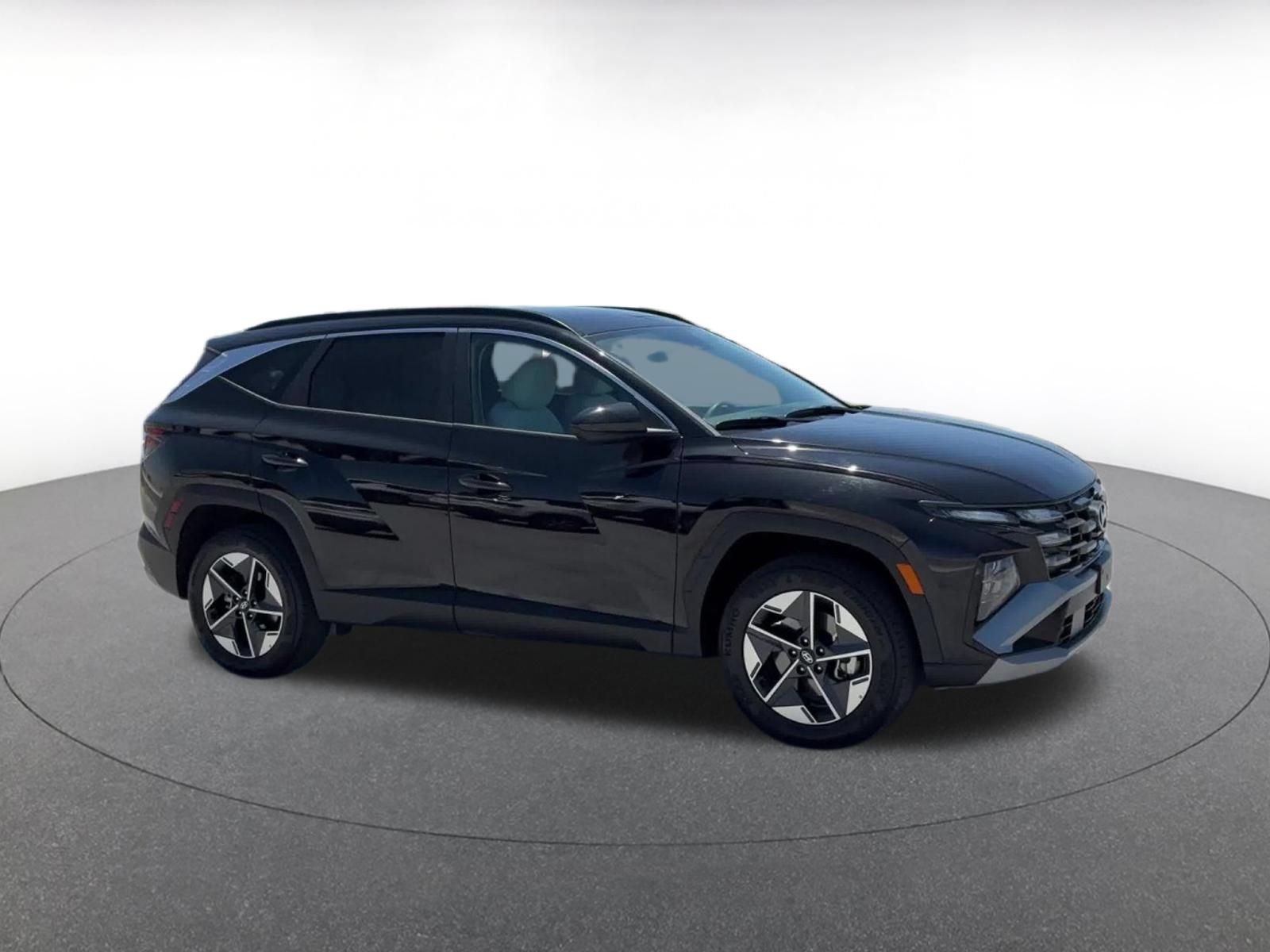 Used 2025 Hyundai Tucson SEL AWD/4WD image 2