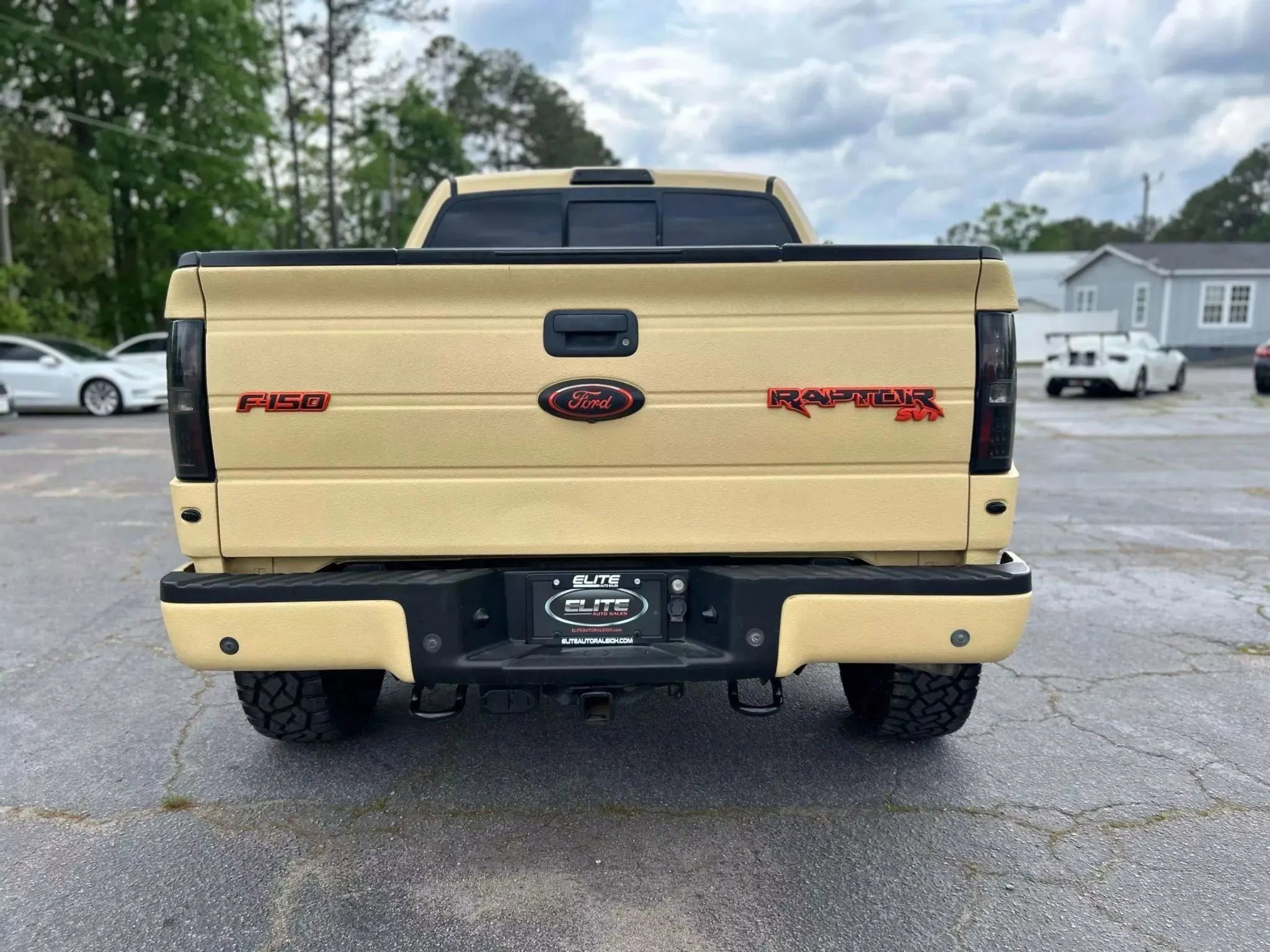 Used 2014 Ford F150 Raptor w/ Equipment Group 801A Luxury image 10