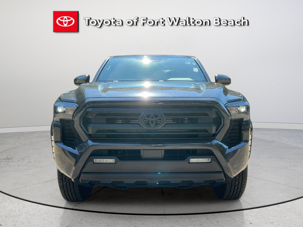 Used 2025 Toyota Tacoma SR5 AWD/4WD image 3