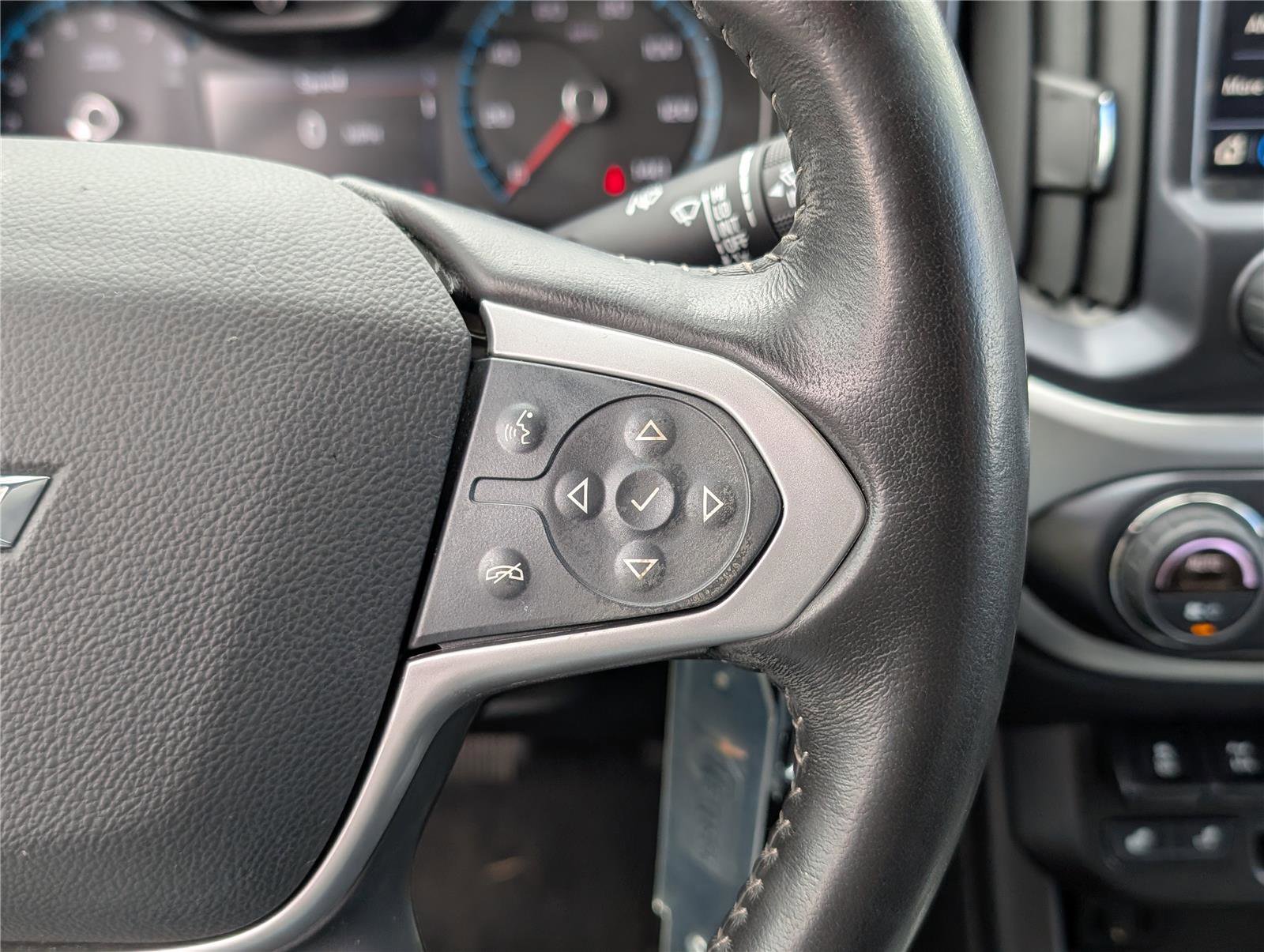 Used 2022 Chevrolet Colorado ZR2 AWD/4WD image 23