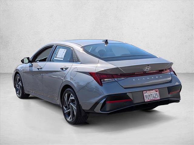 Used 2025 Hyundai Elantra Limited FWD image 8