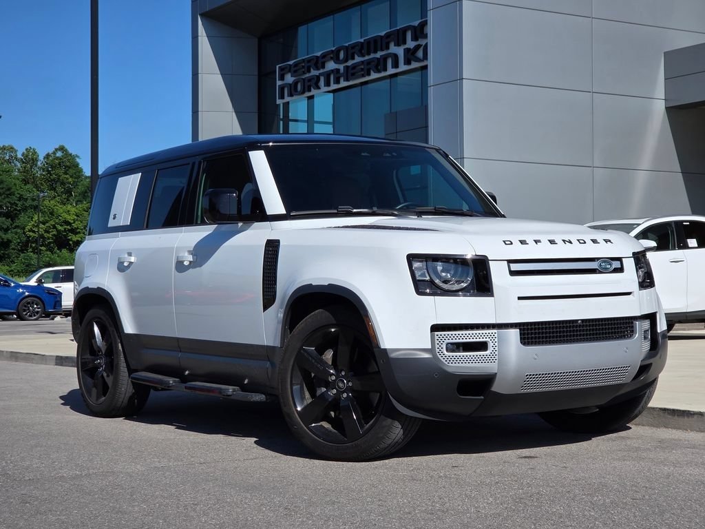 Used 2024 Land Rover Defender 110 SE AWD/4WD image 2