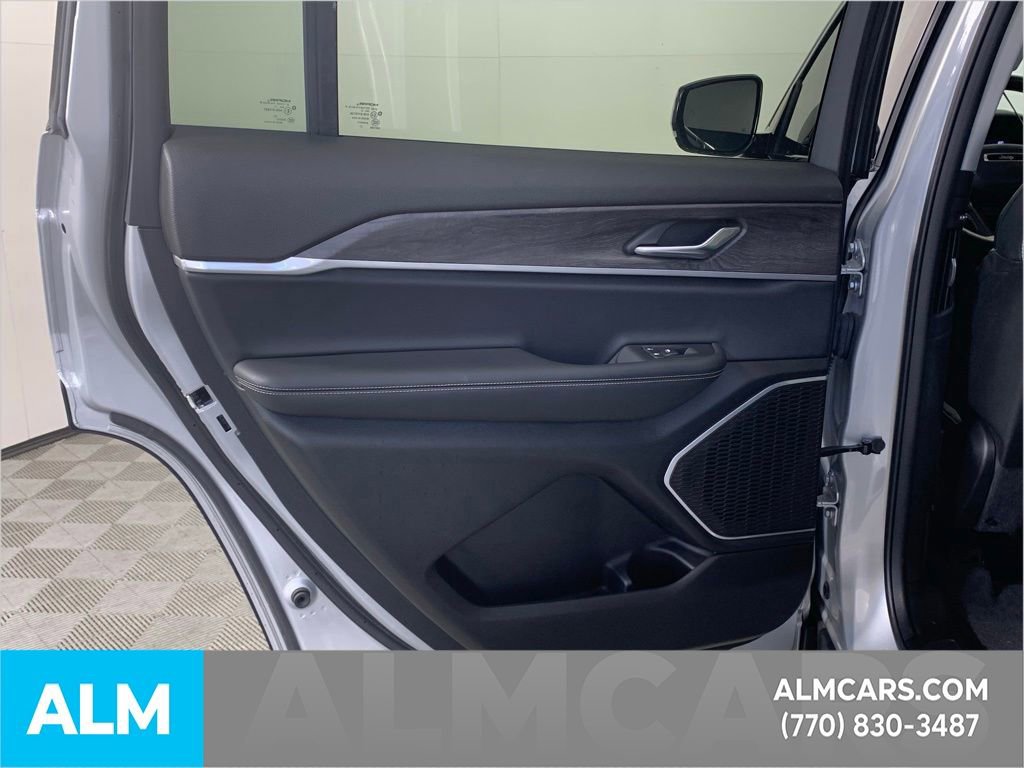 Used 2022 Jeep Grand Cherokee L Limited image 33