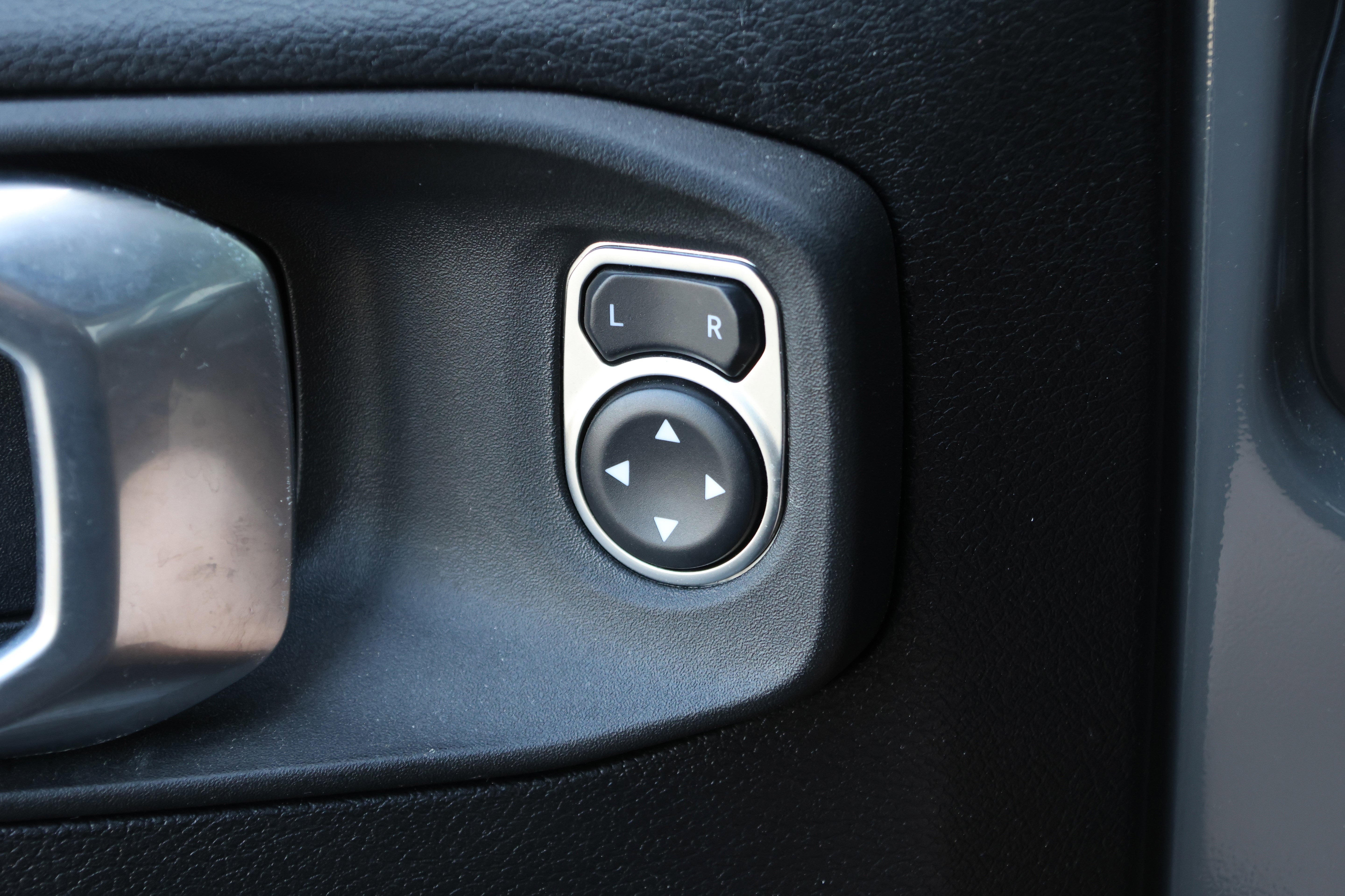 Used 2021 Jeep Wrangler Unlimited Sport image 13