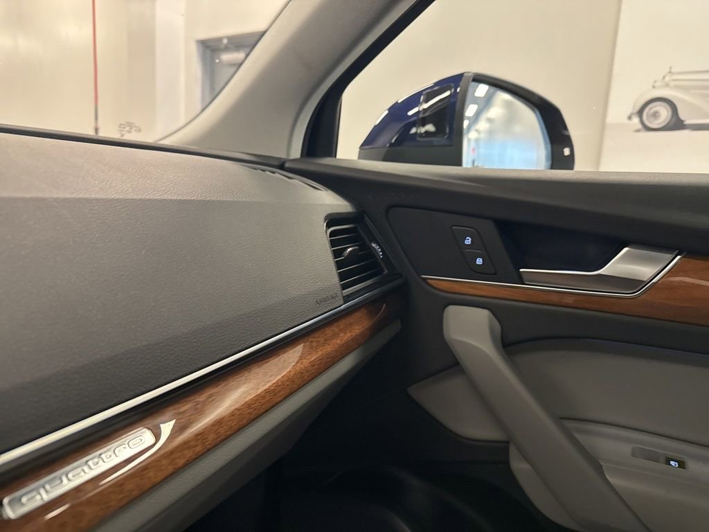 Used 2023 Audi Q5 2.0T Premium w/ Convenience Package image 29